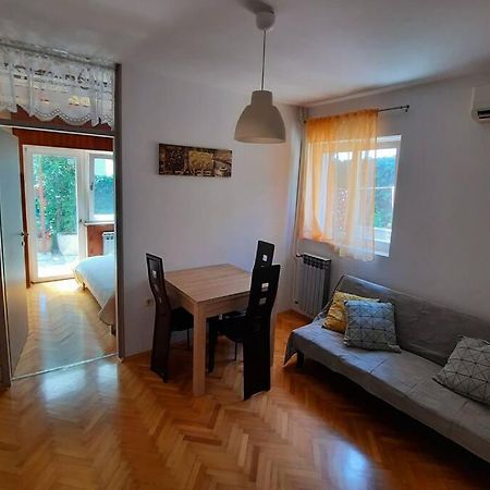 Cozy Apartment Alma, Two Steps From The Sea Medulin Exterior foto