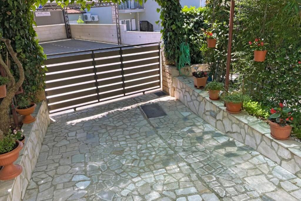 Cozy Apartment Alma, Two Steps From The Sea Medulin Exterior foto